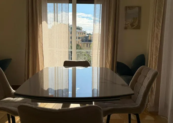 Torre D'Avorio: Renovated Apartment with Terrace Near City Center